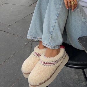 UGG Women's Tazz Braid Slipper SZ 8